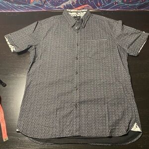 Casual Short-Sleeve Button-Down Shirt in Dark Blue Print